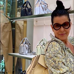 Meet your Posher, Gabriela